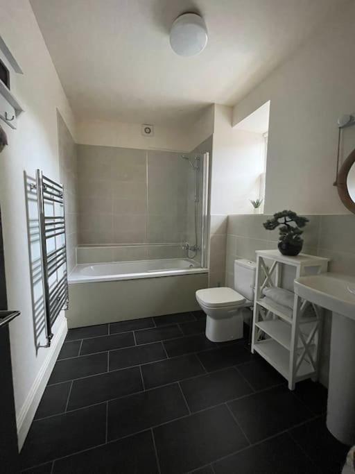 Luxurious 2 Bedroom Apartment In Central Berwick 外观 照片